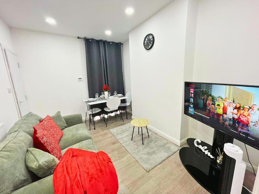 Entire Flat Dmu - Lt Flat 1 * Leicester